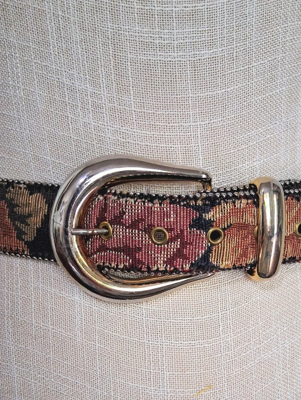Vintage Floral Tapestry Belt - Beaded Detailed Edges - Leather - ML